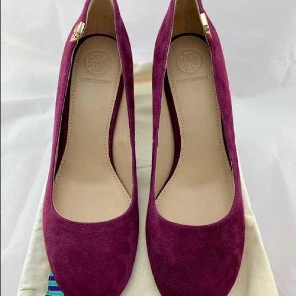 Women's Elizabeth Suede High Block Heel Pumps - Picture 3 of 11